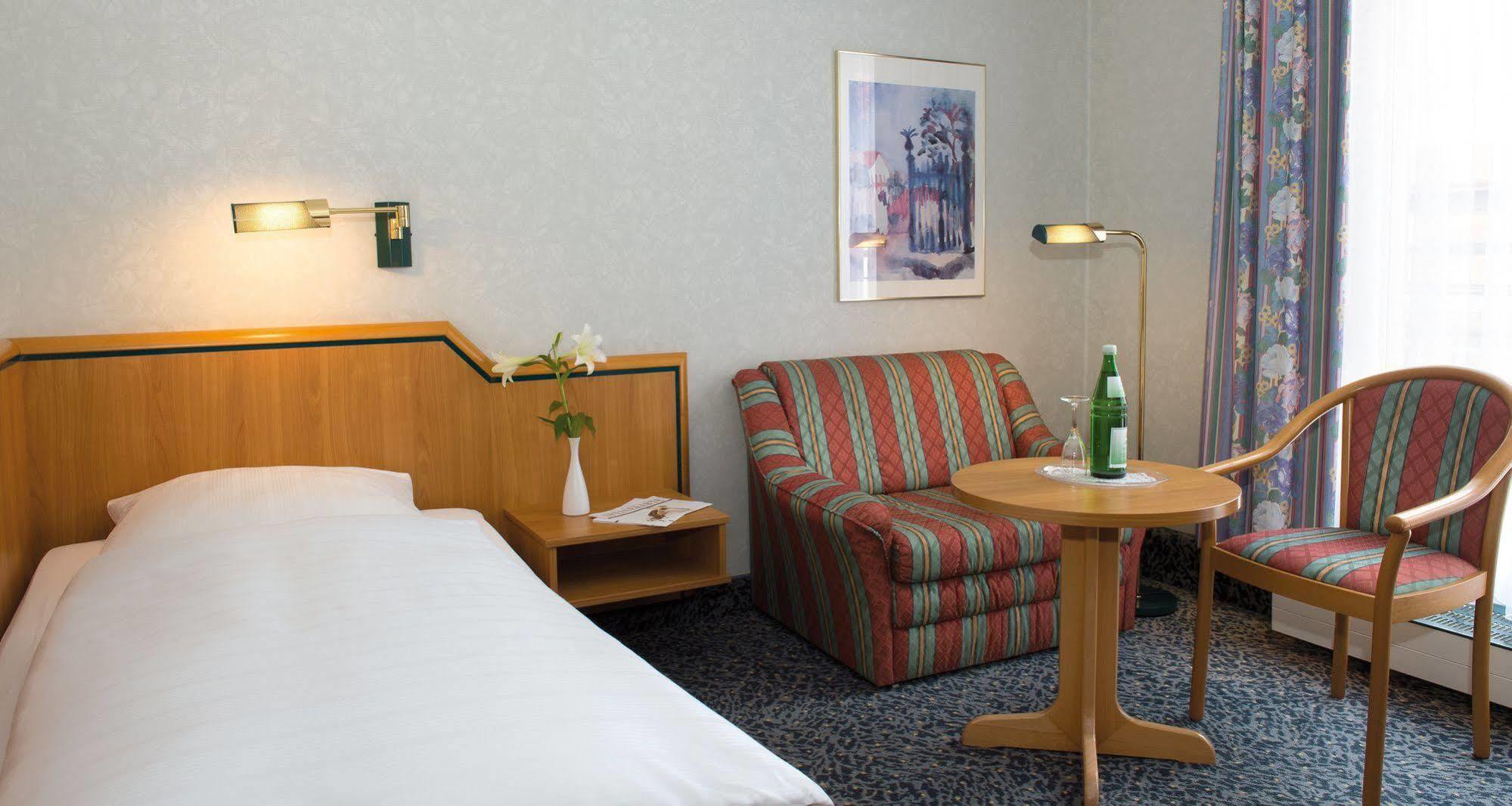 Victor'S Residenz-Hotel Teistungenburg Dış mekan fotoğraf